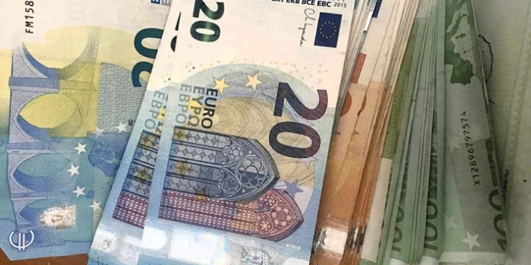 Кагульская таможня задержала пассажира с незадекларированной валютой