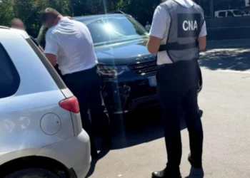 Avocat reținut în flagrant: ar fi cerut 57 000 euro pentru a influența magistrați și funcționari