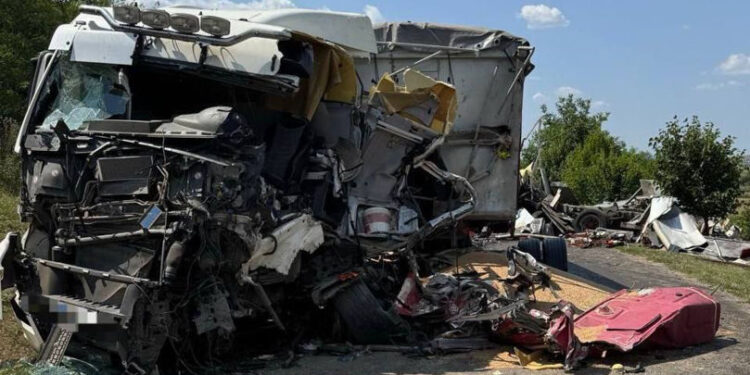 Imagini de la locul accidentului de la Telenești: Autospeciala, distrusă