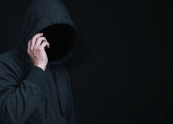 Tânăr condamnat la 10 ani pentru escrocherii prin metoda „ruda implicată în accident