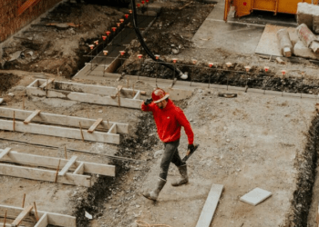 Caz tragic în capitală: Un muncitor român a murit după ce a căzut de la înălțime, în timp ce lucra pe șantier