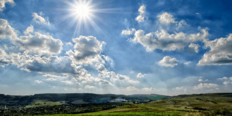 Vreme caniculară în Moldova: maxime de +30°C și cer senin