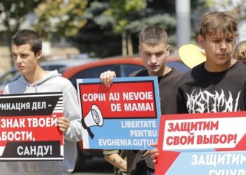 Сила превыше закона? Протесты в поддержку Гуцул и Попан грубо ограничивают