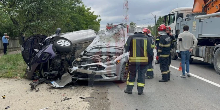 Urmărire ca în filme la Tomești. Un moldovean a provocat un accident rutier în timp ce era cu poliția pe urme