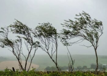 De sâmbătă se răcește. Vin ploile