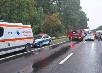 România: Doi tineri au murit după ce s-au aruncat în fața unui camion pe A1