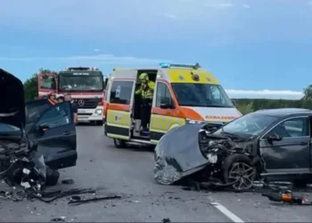 Moldoveancă însărcinată și fetița ei de 2 ani, grav rănite într-un accident cu patru mașini în Italia