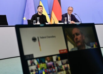 Zelenski cere încetarea imediată a focului și participarea Ucrainei la negocierile cu Rusia