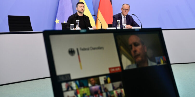 Zelenski cere încetarea imediată a focului și participarea Ucrainei la negocierile cu Rusia