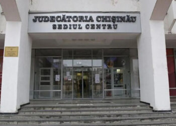 Нападение в суде Кишинёва: мужчина ударил судью газовым ключом во время заседания