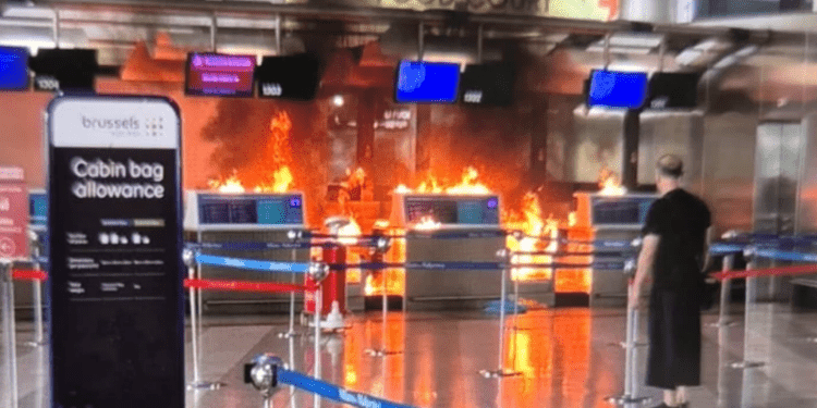 Incident la Aeroportul Malpensa: pasageri evacuați după un incendiu provocat intenționat