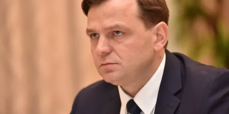 Андрей Нэстасе начал предвыборную кампанию с обещаниями минимального дохода и реформы власти