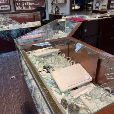 Ограбление в Сиэтле: преступники за 90 секунд украли ювелирные украшения на 2 млн долларов