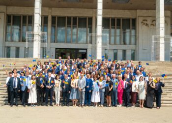 Milioane, proprietăți scumpe și mașini de lux: Candidații PAS la funcția de deputat și-au dezvăluit veniturile