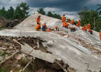 Десятки человек пострадали при землетрясении в Индонезии магнитудой 6,0