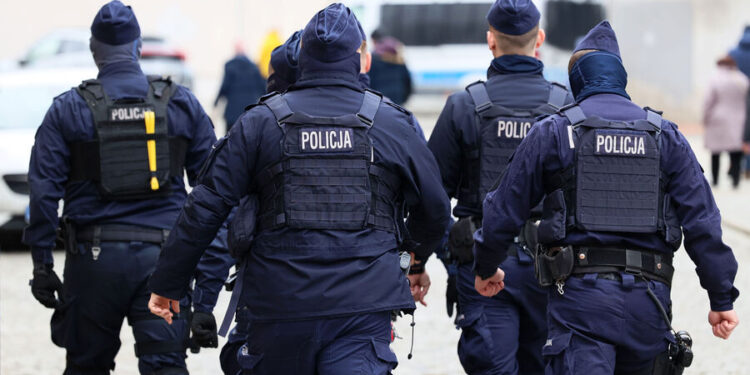 Polonia expulzează 63 de participanți la concertul lui Max Korzh după tulburări și simboluri interzise