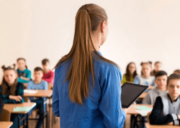 Школы без учителей. Более 1500 вакансий на начало учебного года