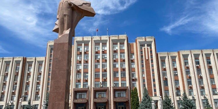 Красносельский утвердил запрет на «ЛГБТ-пропаганду» и отказ от деторождения