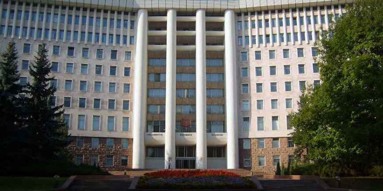 Депутаты соберутся на пленарное заседание в воскресенье