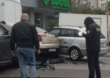 Серьезная авария в столице: Сразу несколько автомобилей пострадали, один человек попал в больницу