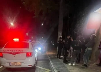 Не сели в автобус, но оказались в полиции. Карабинеры остановили ссору между тремя мужчинами