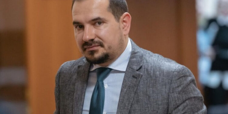 «Все, кто не с PAS — быдло». Скандальное заявление министра Бузу