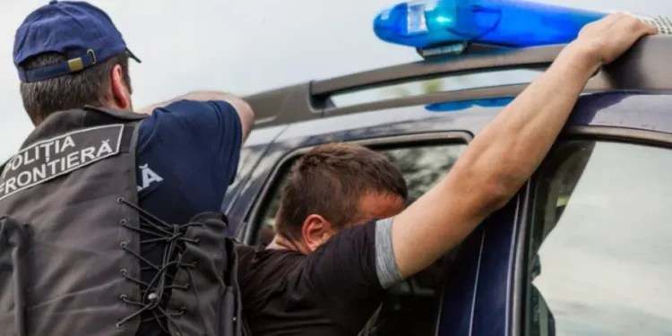 До 9 тысяч долларов за незаконное пересечение границы. Мужчина арестован и помещён под стражу