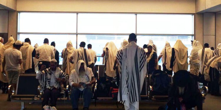 Молдова отменяет рейсы в Умань, хасиды возмущены: «Это чистый антисемитизм»