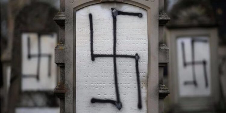 Trei luni de tăcere: Muravschi cere poliției rezultate în ancheta privind vandalizarea mormintelor evreiești