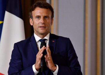 67% французов требуют отставки Макрона и досрочных выборов