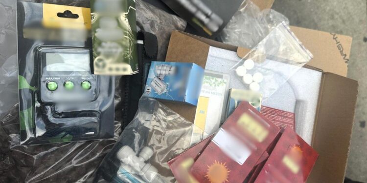 На КПП в Паланке при таможенном досмотре обнаружены семена каннабиса и оборудование для выращивания марихуаны