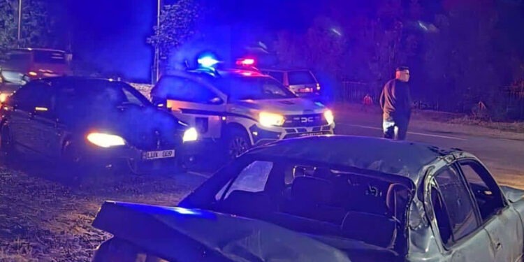 Râșcani: Un automobil s-a izbit violent într-un gard, apoi s-a răsturnat
