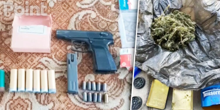 Doi bărbați din Drochia, prinși cu droguri și arme ilegale