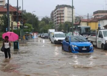Cod roșu de vreme severă în nordul Italiei: Milano inundat