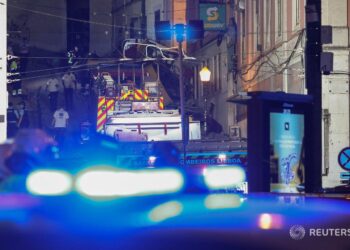 Португалия объявила траур по жертвам крушения вагона фуникулера «Глория» в Лиссабоне