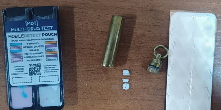 Cinci străini, prinși la frontieră cu peste 250 de pastile psihotrope