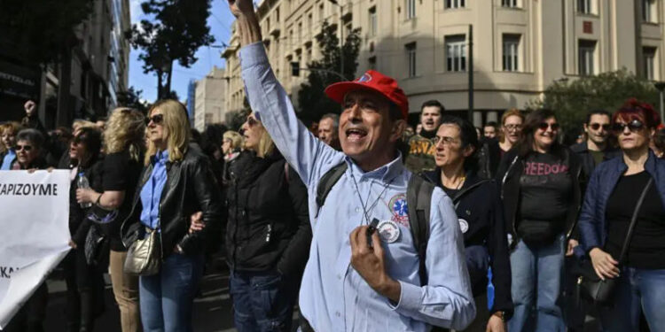 MAE avertizează: grevă generală în Grecia, perturbări în transport