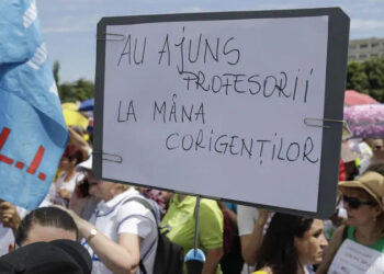 Studenții români se alătură protestului profesorilor împotriva măsurilor de austeritate din educație