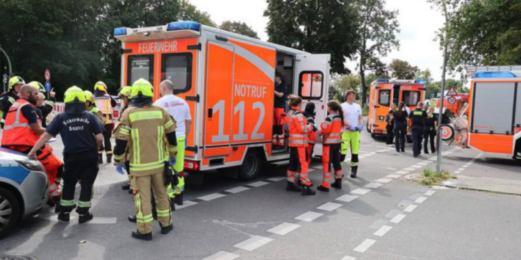 O mașină a intrat într-un grup de copii în Berlin