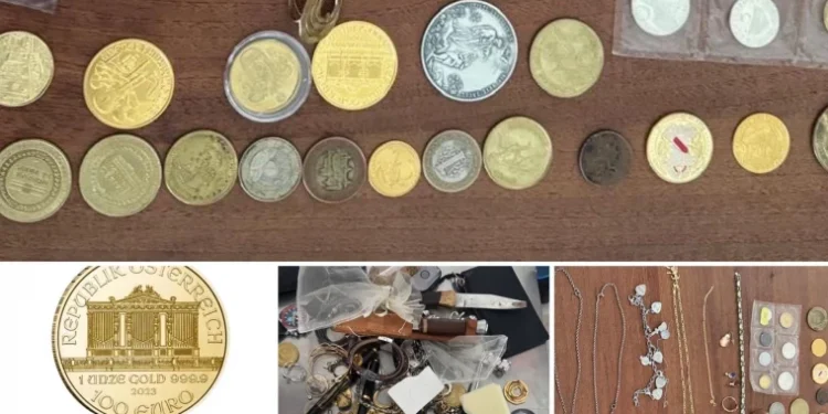 На КПП «Леушены» пресечена попытка контрабанды украшений и часов