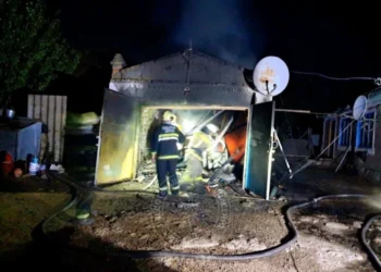 Un incendiu nocturn în Transnistria a trezit tot satul: proprietarul a pierdut bunuri de valoare