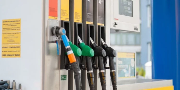 С сегодняшнего дня началась процедура отбора проб бензина и дизельного топлива