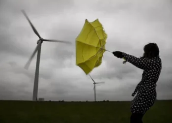 „IGSU avertizează: vânt puternic și risc de incendii, sfaturi pentru populație”