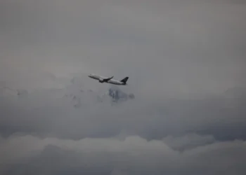 Vreme extremă a dat peste cap transportul aerian în Europa