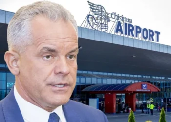 Постановочное шоу? Плахотнюка доставили в Кишинёв под прицелом провластных телекамер