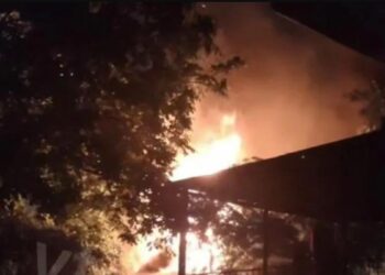 Incendiu în sectorul Râșcani: Jumătate de casă distrusă