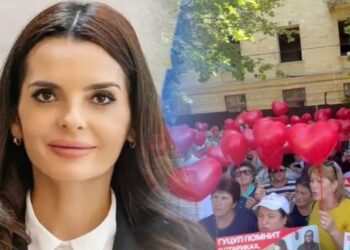 С песней «Катюша» и тёплыми пожеланиями. Эмоциональный митинг у тюрьмы 13 в день рождения башкана