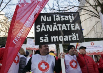 În curând nu vor mai fi bani pentru salarii și ajutoare sociale. Sindicatele din România anunță colapsul sistemului de protecție socială |VIDEO