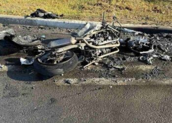 Motocicletă în flăcări după un impact violent la Sîngerei