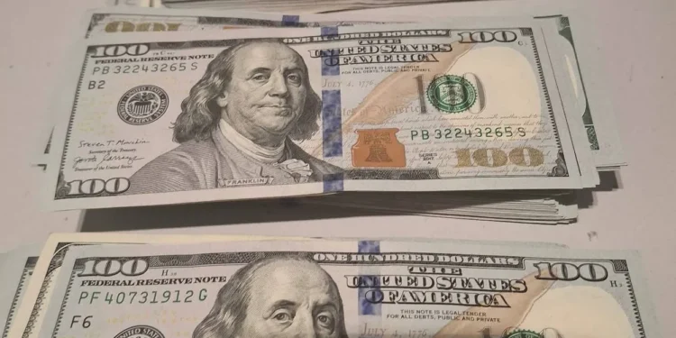 Ucrainean prins cu 27.000 $ nedeclarați pe Aeroportul Chișinău